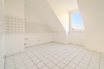 BEZUGSFREI – GEMÜTLICHE MAISONETTE – DACHTERRASSE – DUSCHBAD MIT FENSTER – TG-PARKER - Maisonettenwohnung Dresden Strehlen | Angebot:25857011